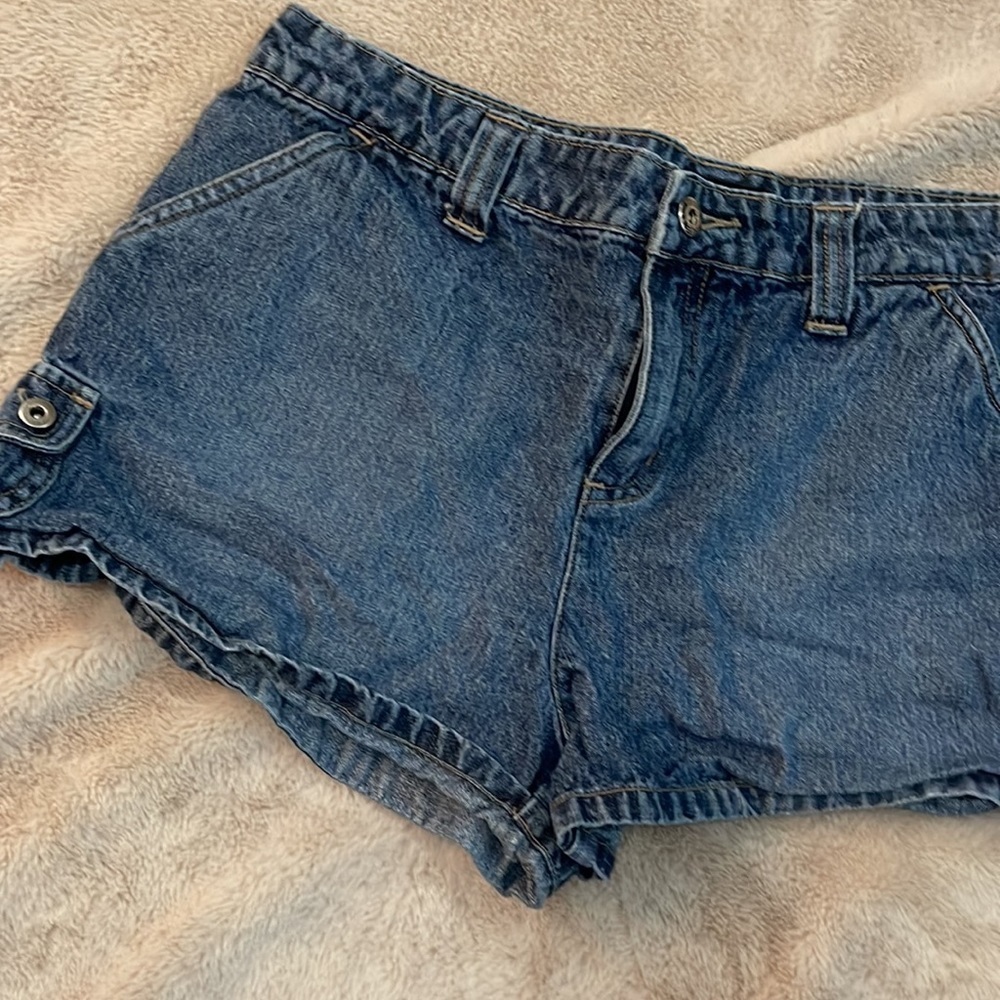 Cute Rue 21 jean shorts 9/10 - Picture 2 of 5